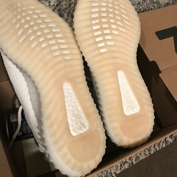 All-White Cream Yeezy v2 350 Boosts - Picture 2 of 3